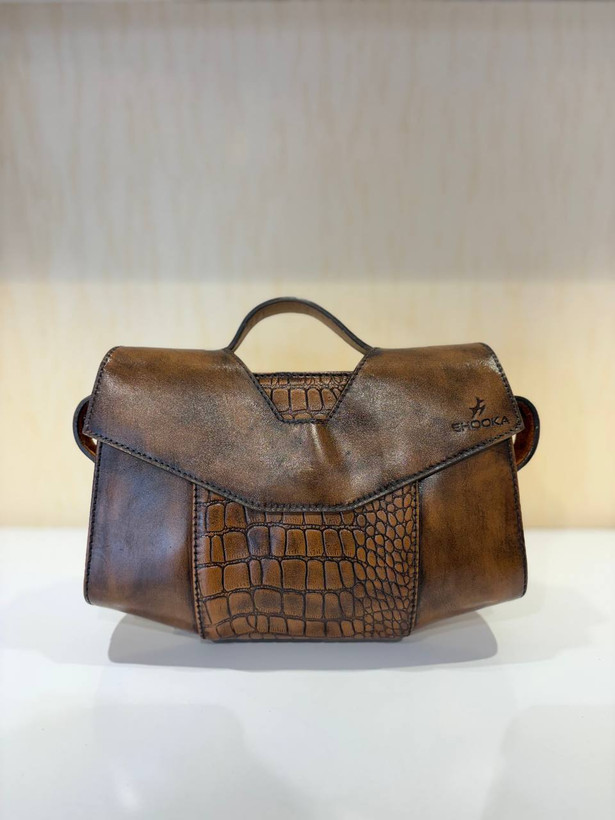 کیف زنانه چرم طبیعی رسمی و روزمره کد ۰۰۳۶