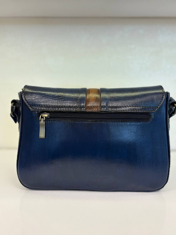 کیف دوشی زنانه چرم طبیعی مینیمال و کلاسیک کد ۰۰۱۳