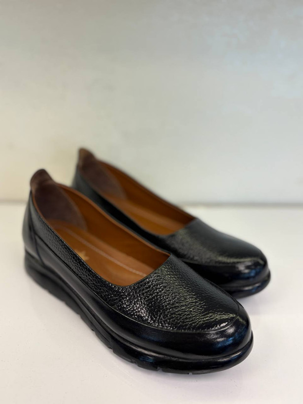 کفش طبی و راحتی زنانه چرم طبیعی لژ دار - کد ۰۰۰۲۱